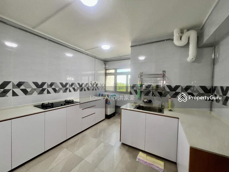 Prop-GPT: HDB Flat: D23 Choa Chu Kang 550 Choa Chu Kang Street 52