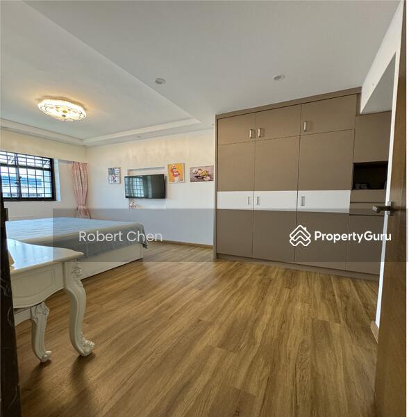 Prop-GPT: HDB Flat: D25 Woodlands 517 Woodlands Drive 14