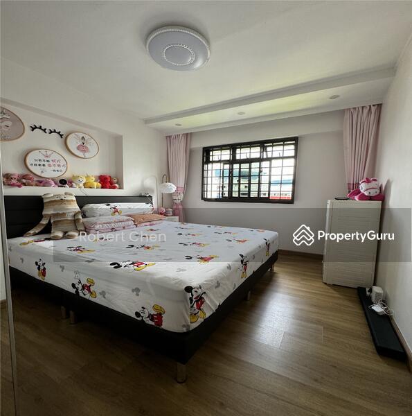 Prop-GPT: HDB Flat: D25 Woodlands 517 Woodlands Drive 14