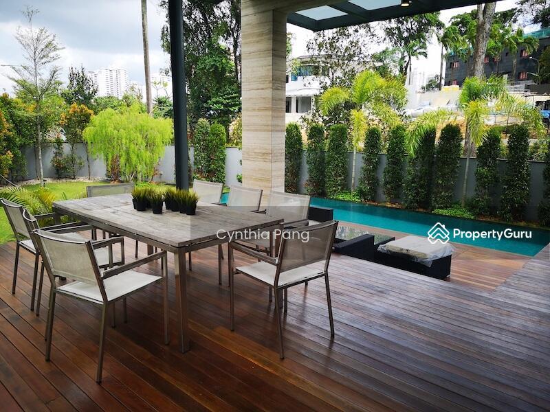 Prop-GPT: Bungalow: D11  Lornie Road Brand almost new Designer Bungalow for rent