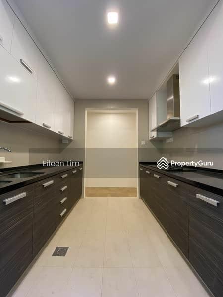 Beautiful Corner Semi-D on Greenleaf Rise