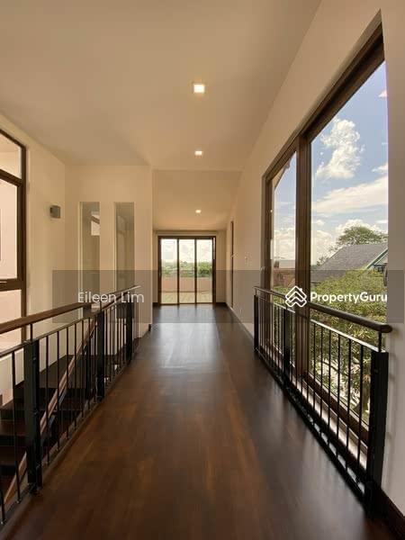 Beautiful Corner Semi-D on Greenleaf Rise