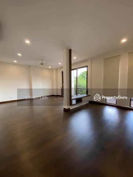 Beautiful Corner Semi-D on Greenleaf Rise