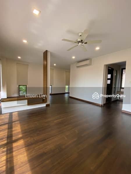 Beautiful Corner Semi-D on Greenleaf Rise