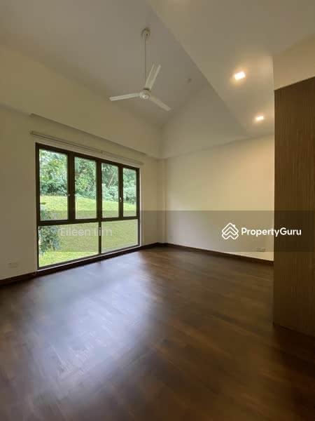 Beautiful Corner Semi-D on Greenleaf Rise