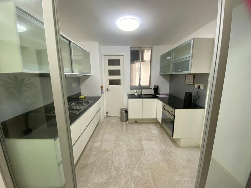 Kerrisdale Condominium Room Rental, $1,999, 1 Bed 1 Bath 250 sqft $8.00 psf