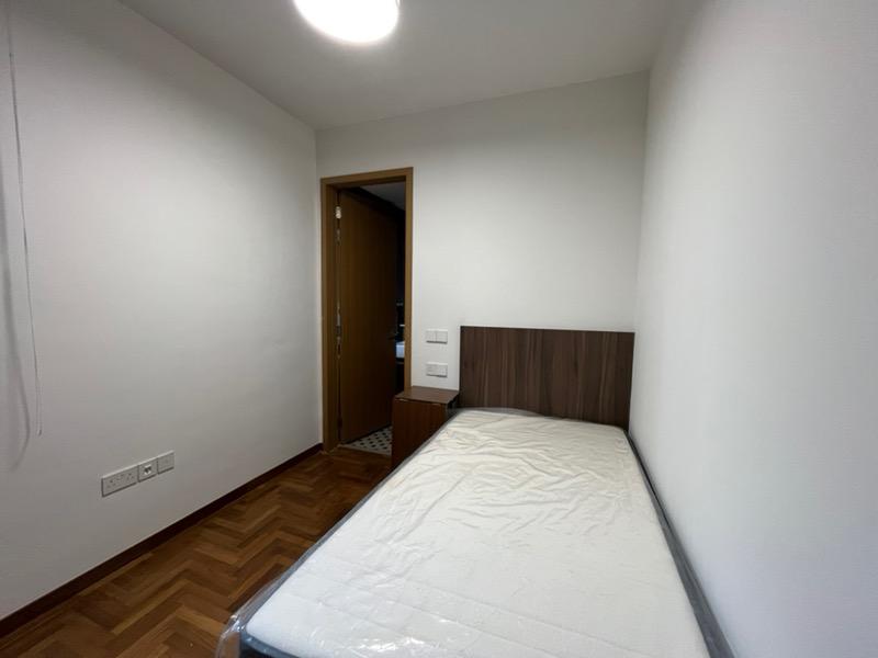 1953 Apartment Room Rental, $2,100, 1 Bed 1 Bath 200 sqft $10.50 psf