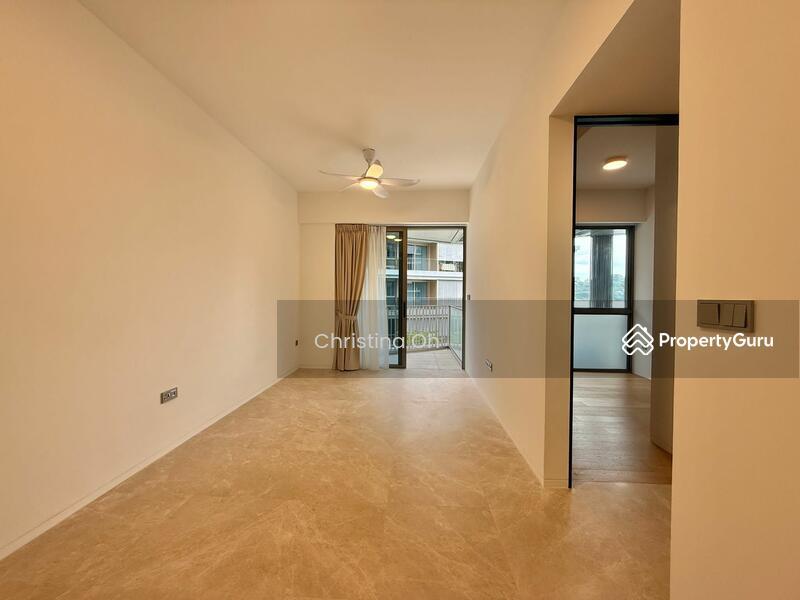 Prop-GPT: Condominium: D04  The Reef at King's Dock