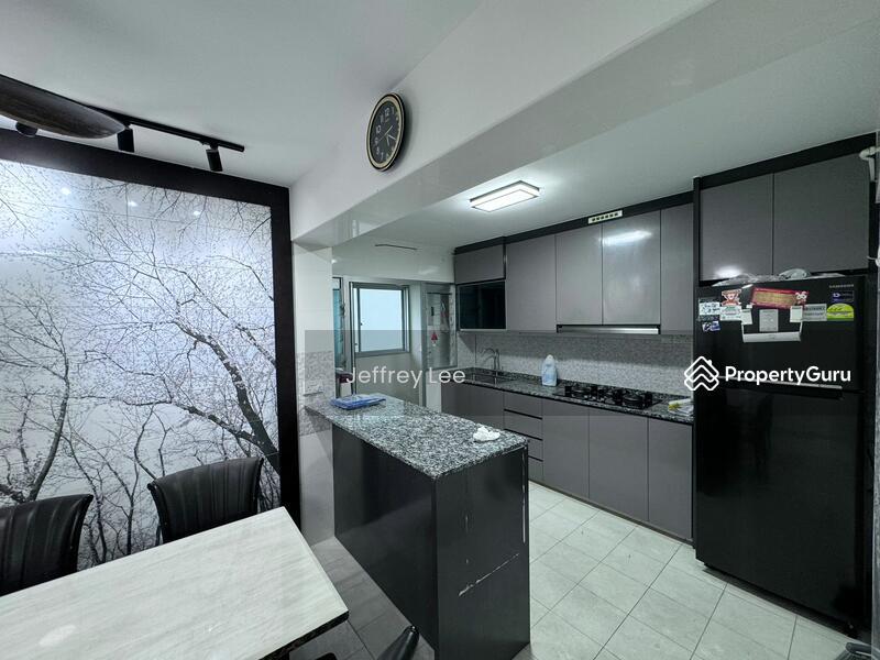 Prop-GPT: HDB Flat: D27 Sembawang 366A Sembawang Crescent