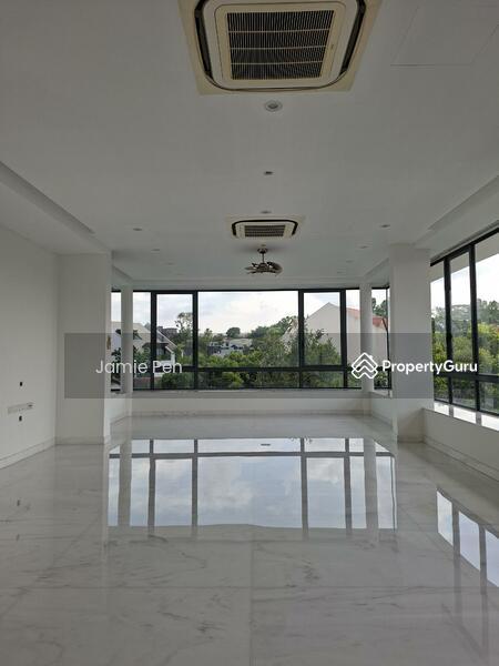 Prop-GPT: Apartment: D10 Ardmore fernhill crescent