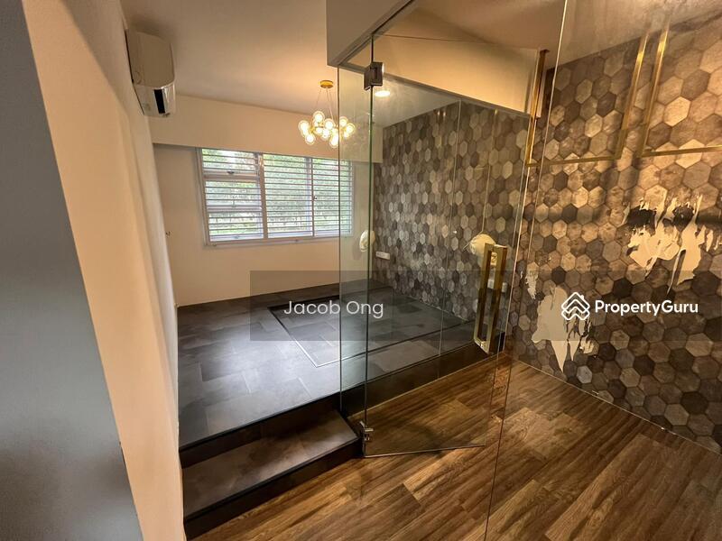 Prop-GPT: HDB Flat: D27 Sembawang 362B Sembawang Crescent
