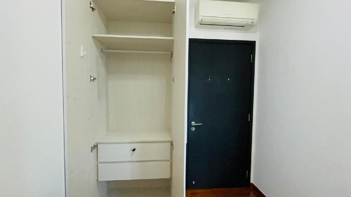 Regent Residences Condominium Room Rental, $1,450, 1 Bed 1 Bath 90 sqft $16.11 psf