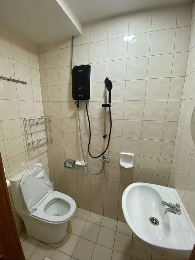 Carissa Park Condo Condominium Room Rental, $850, 1 Bed 1 Bath 120 sqft $7.08 psf