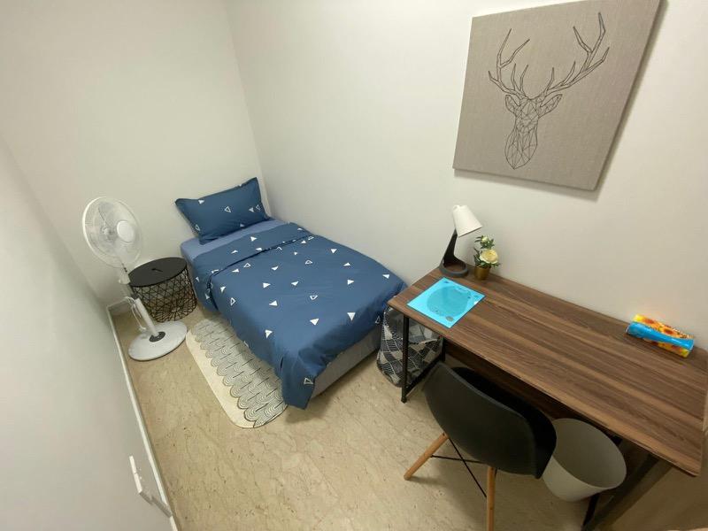 Carissa Park Condo Condominium Room Rental, $850, 1 Bed 1 Bath 120 sqft $7.08 psf