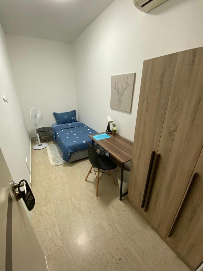 Carissa Park Condo Condominium Room Rental, $850, 1 Bed 1 Bath 120 sqft $7.08 psf