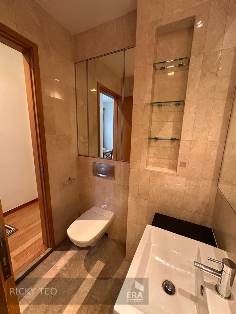 2 Rooms W Private Lift?a Minute to Mrt Station