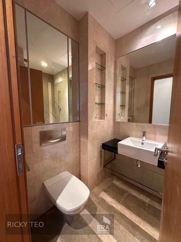 2 Rooms W Private Lift?a Minute to Mrt Station