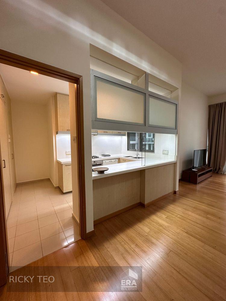 2 Rooms W Private Lift?a Minute to Mrt Station