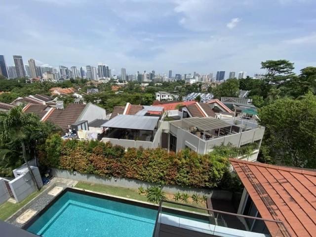 Prop-GPT: Corner Terrace: D11 Chancery Super Rare Amazing Unblock City View Landed at Chancery Hill