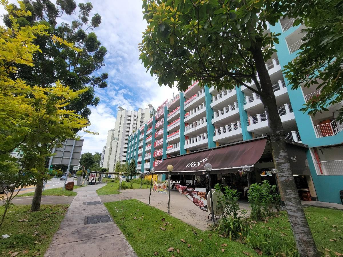 317B Yishun Greenwalk HDB Apartment Room Rental, $850, 1 Bed 1 Bath 108 sqft $7.87 psf