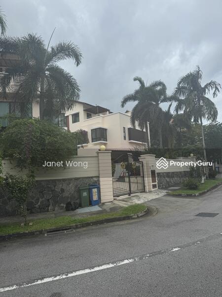 Spacious 3-Storey Semi-D Surrounded by Greenery