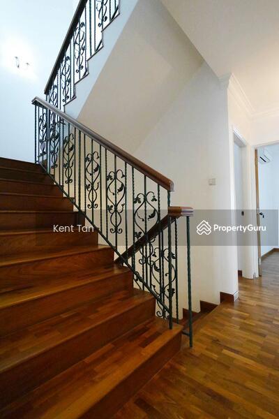 2 min walk to Beauty World MRT! Renovated 2.5 sty Corner Terrace