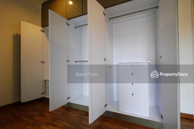 2 min walk to Beauty World MRT! Renovated 2.5 sty Corner Terrace