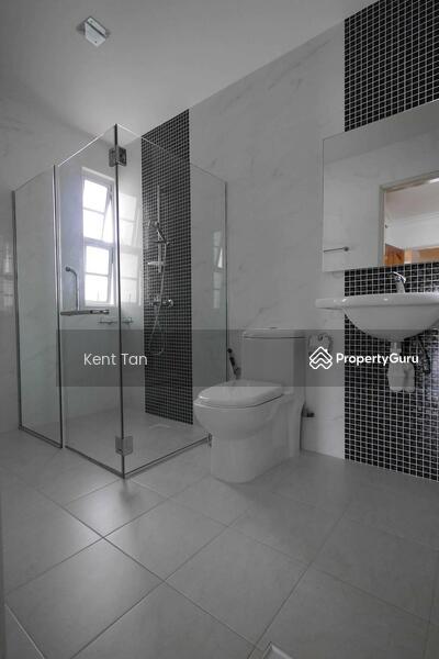 2 min walk to Beauty World MRT! Renovated 2.5 sty Corner Terrace