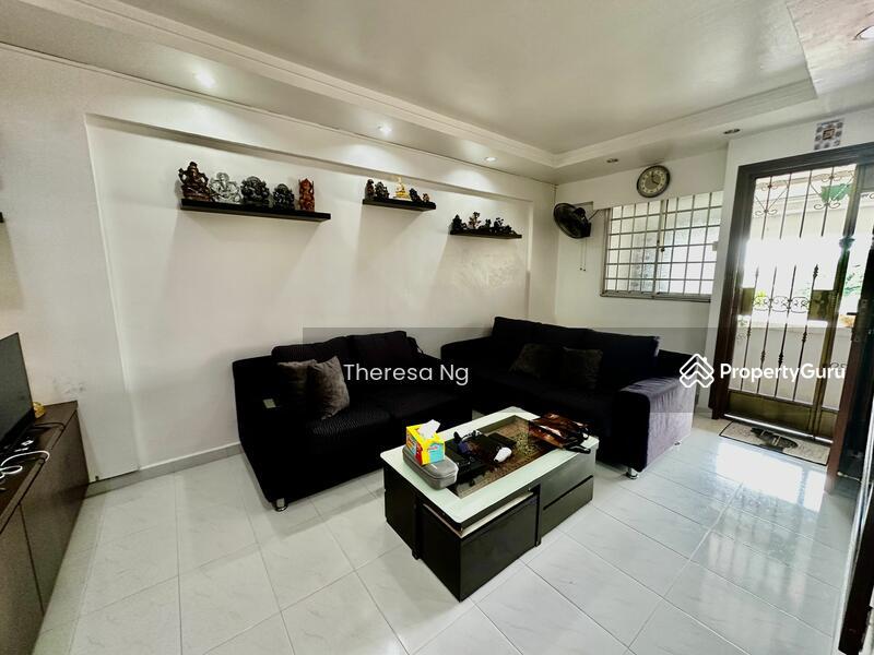 Prop-GPT: HDB Flat: D27 Yishun 123 Yishun Street 11