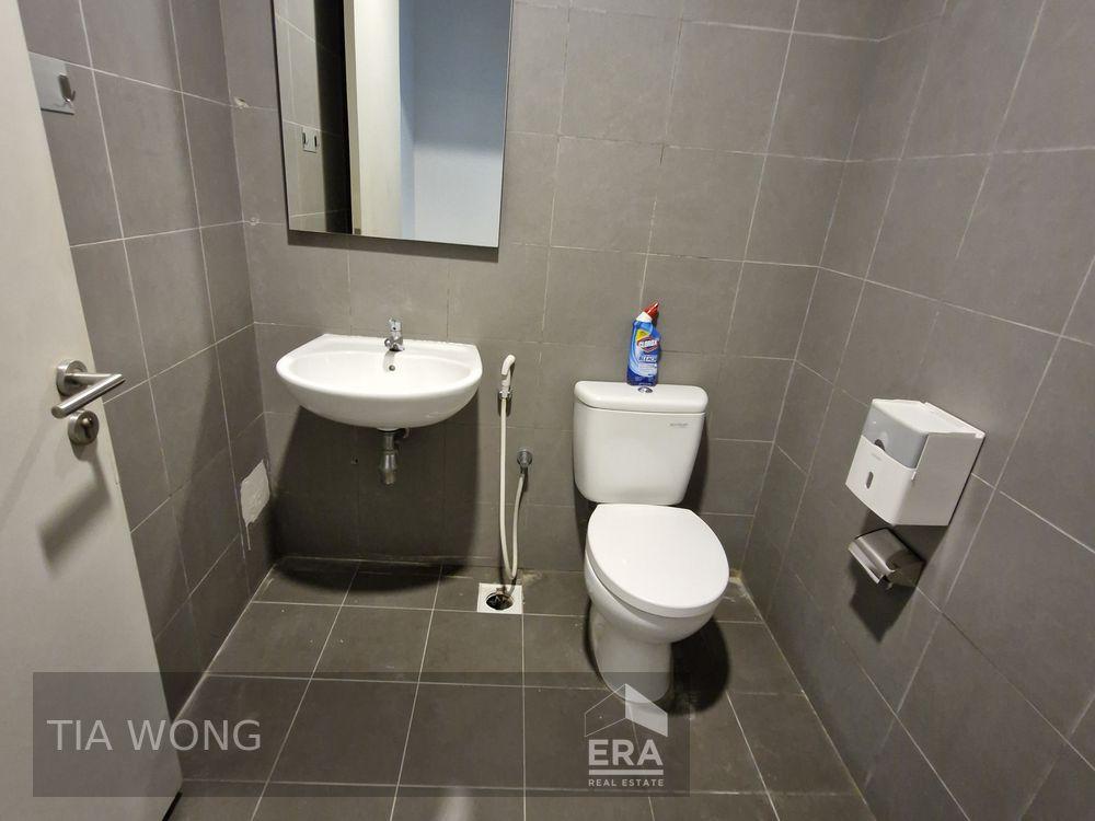 Various Small Office Rooms With Window for Rent