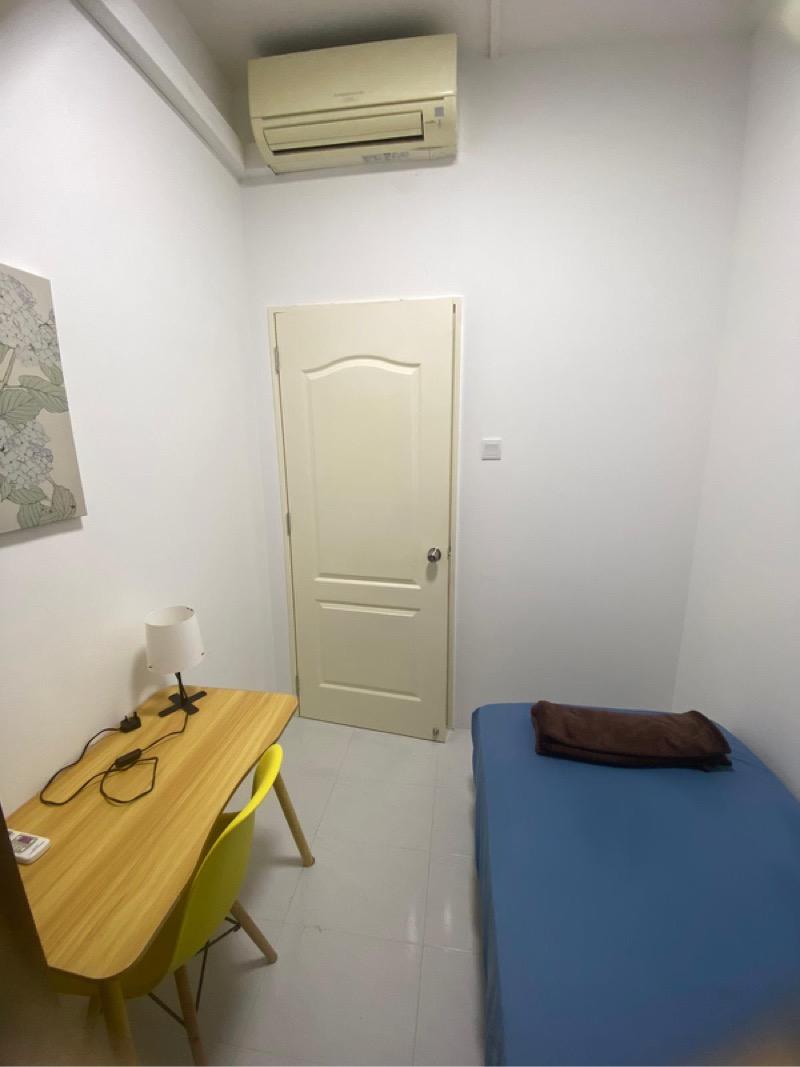 Le Arc Apartment Room Rental, $1,268, 1 Bed 1 Bath 180 sqft $7.04 psf