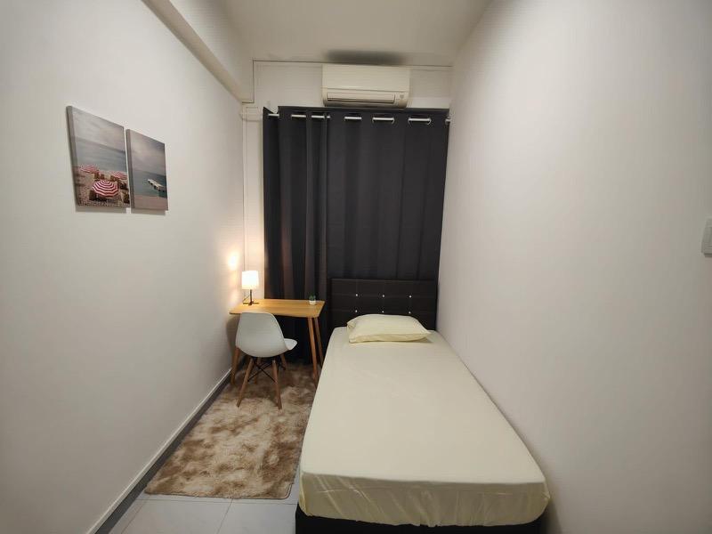 Le Arc Apartment Room Rental, $1,268, 1 Bed 1 Bath 180 sqft $7.04 psf