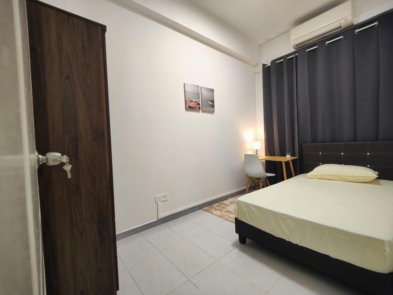 Le Arc Apartment Room Rental, $1,268, 1 Bed 1 Bath 180 sqft $7.04 psf