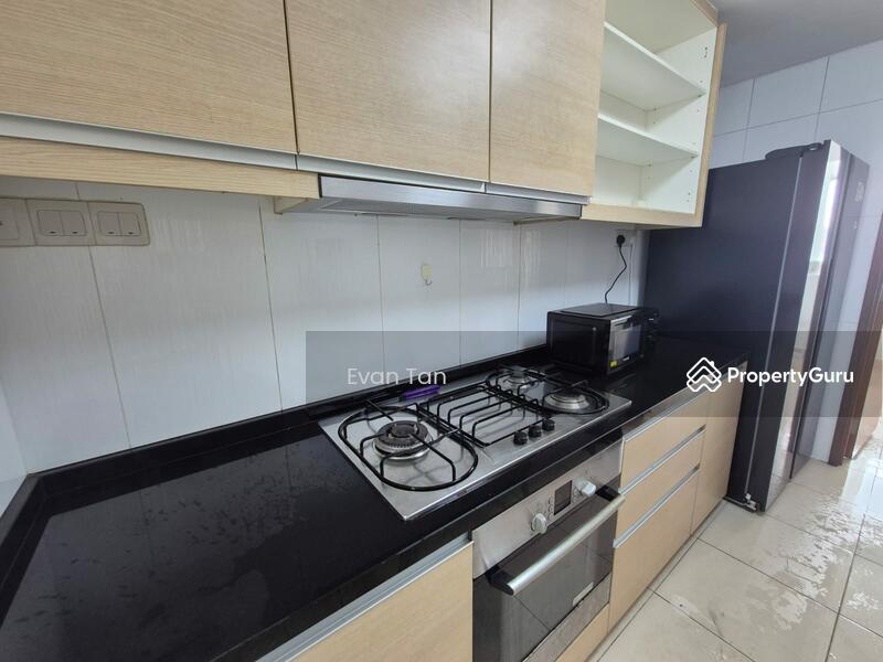 Master Room Mins to Lavender MRT!