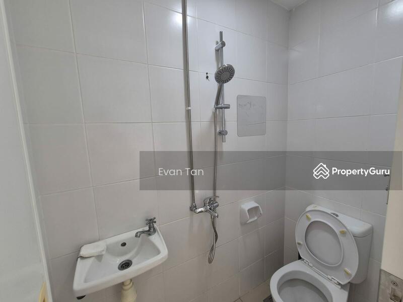 Master Room Mins to Lavender MRT!