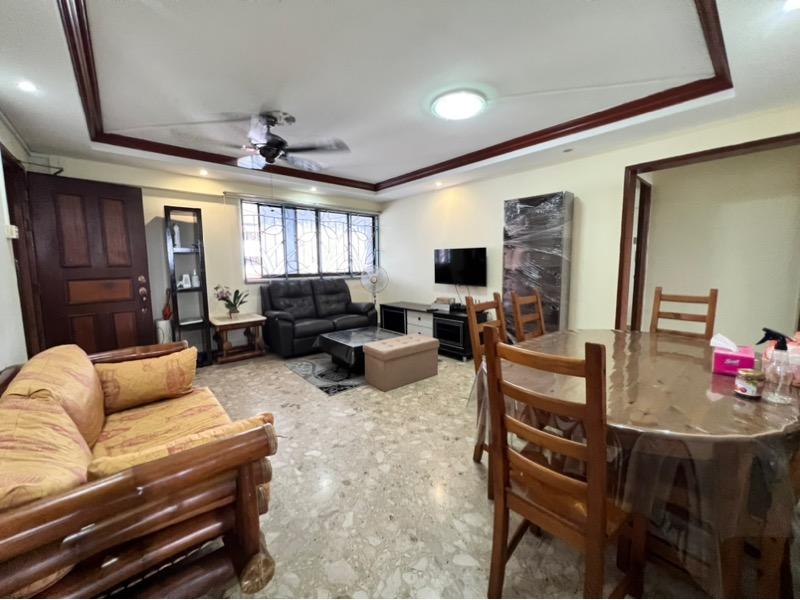 Prop-GPT: HDB Apartment: D25 Woodlands 110 Woodlands Street 13