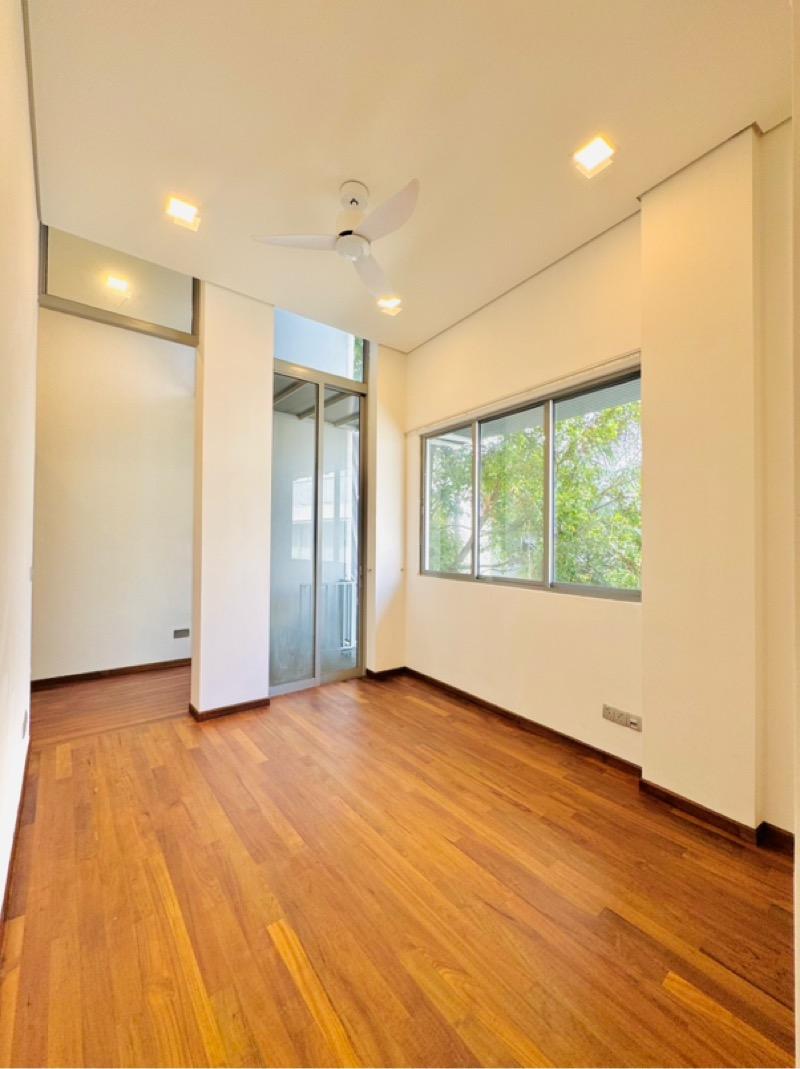 Shamrock Park Semi-Detached House For Rent, $18,800, 5 Bed 6 Bath 4,600 sqft $5.68 psf