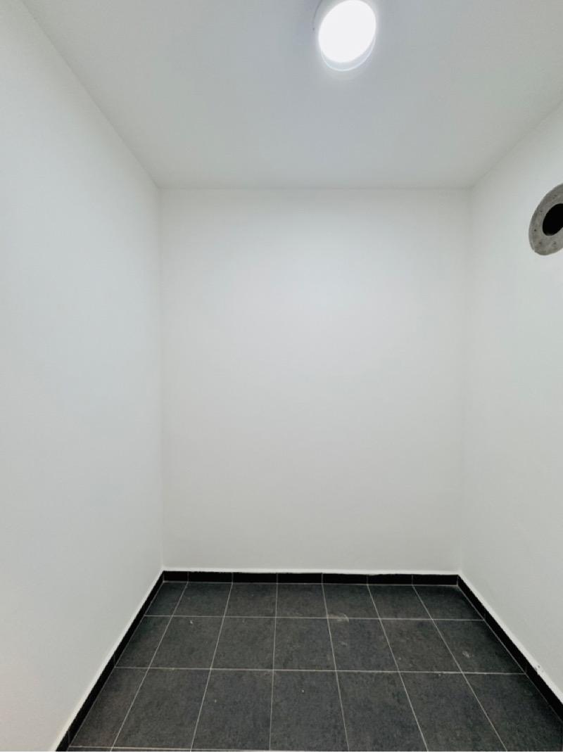 Shamrock Park Semi-Detached House For Rent, $18,800, 5 Bed 6 Bath 4,600 sqft $5.68 psf