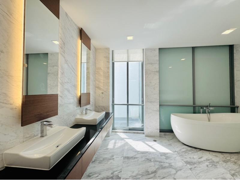 Shamrock Park Semi-Detached House For Rent, $18,800, 5 Bed 6 Bath 4,600 sqft $5.68 psf