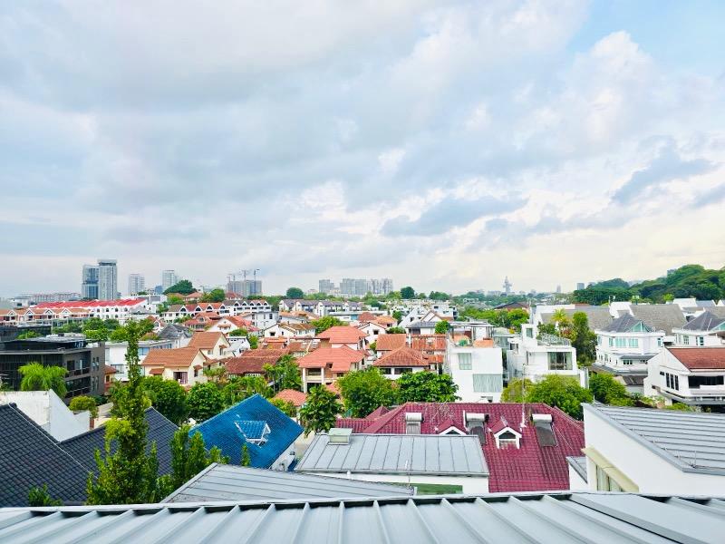 Shamrock Park Semi-Detached House For Rent, $18,800, 5 Bed 6 Bath 4,600 sqft $5.68 psf