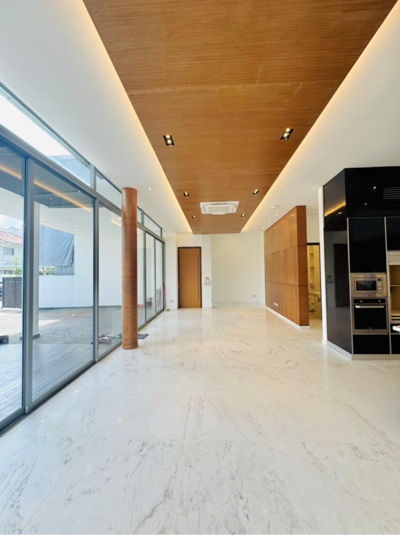 Shamrock Park Semi-Detached House For Rent, $18,800, 5 Bed 6 Bath 4,600 sqft $5.68 psf