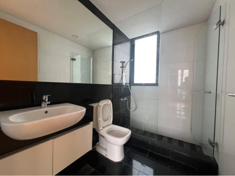 SkySuites 17 Apartment For Rent, $5,200, 3 Bed 3 Bath 1,066 sqft $4.88 psf