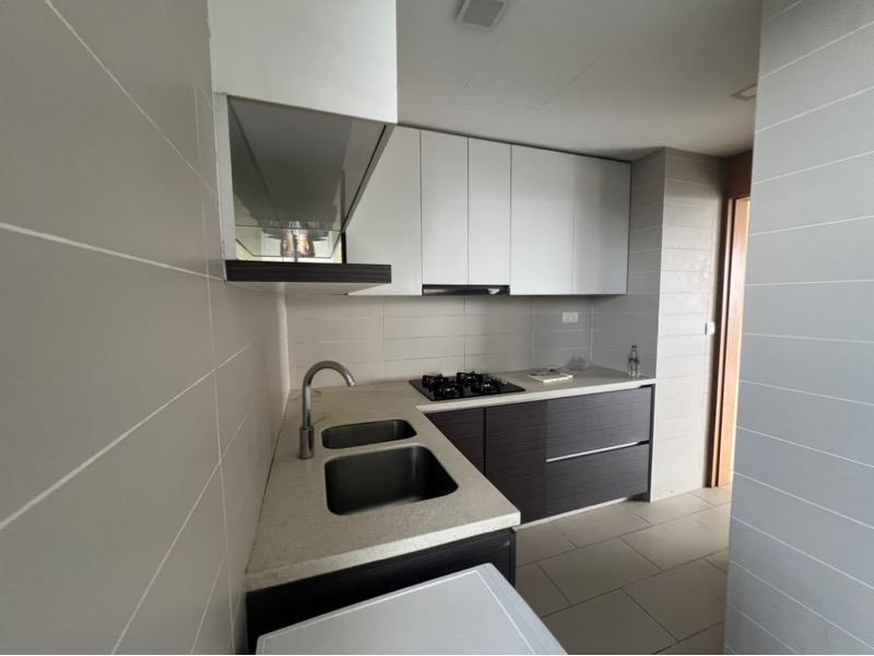 SkySuites 17 Apartment For Rent, $5,200, 3 Bed 3 Bath 1,066 sqft $4.88 psf