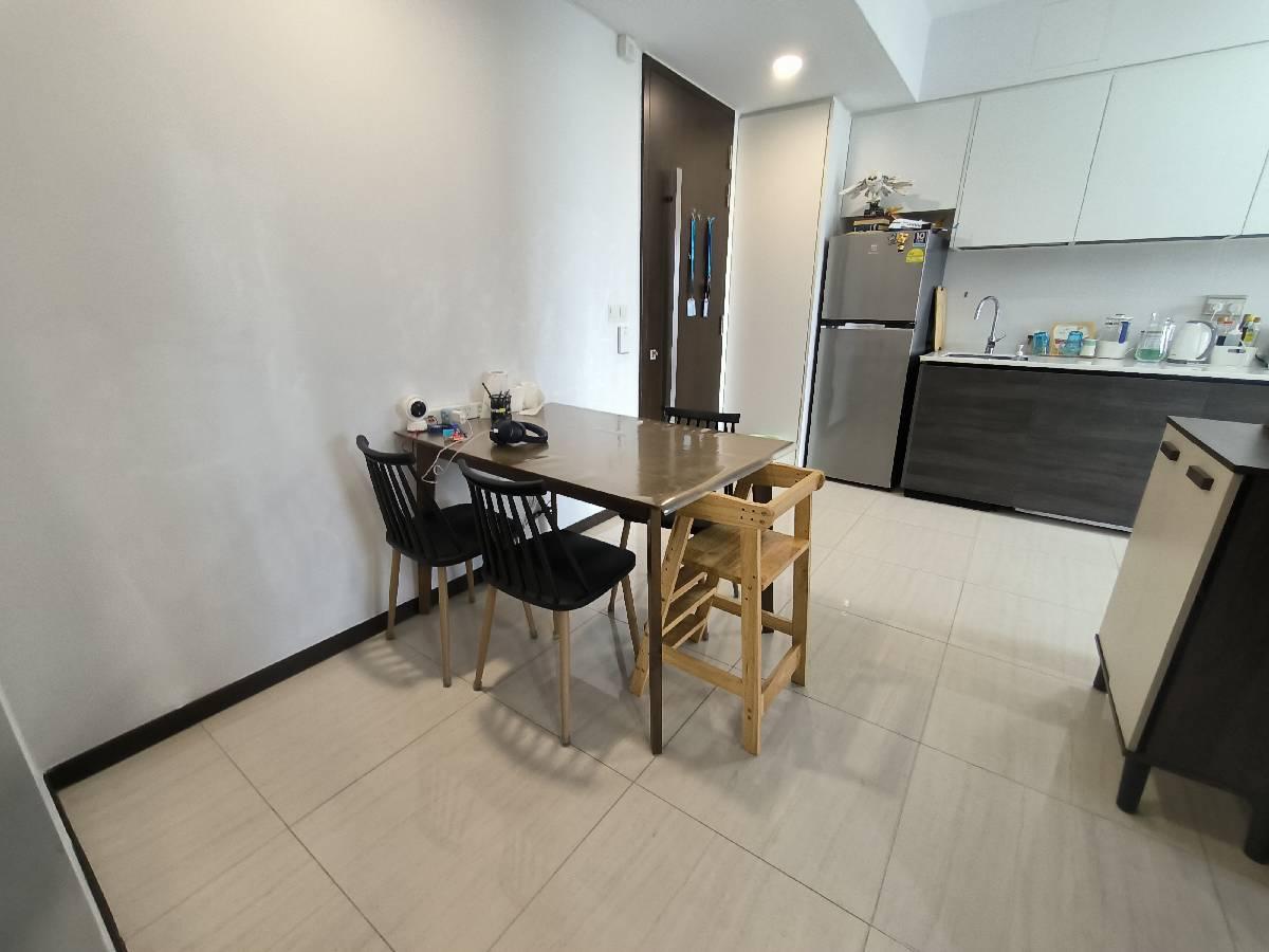 Sims Urban Oasis Condominium Room Rental, $1,900, 1 Bed 1 Bath 624 sqft $3.04 psf