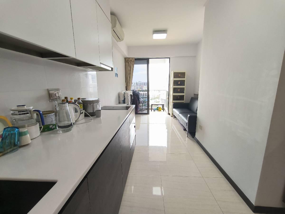 Sims Urban Oasis Condominium Room Rental, $1,900, 1 Bed 1 Bath 624 sqft $3.04 psf