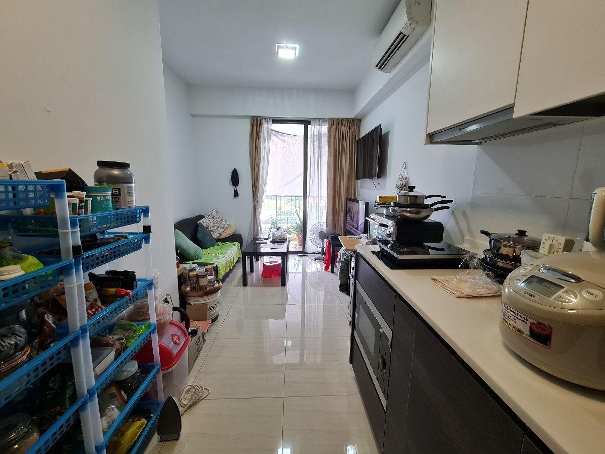 Sims Urban Oasis Condominium Room Rental, $1,900, 1 Bed 1 Bath 624 sqft $3.04 psf