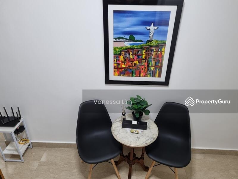 Prop-GPT: Condominium: D23  Hazel Park Condo