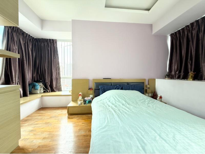 Twin Regency Condominium For Rent, $7,400, 3 Bed 3 Bath 1,227 sqft $6.03 psf