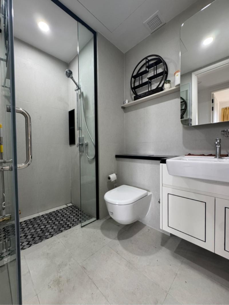 Royal Hallmark Condominium Room Rental, $1,800, 1 Bed 1 Bath 150 sqft $12.00 psf