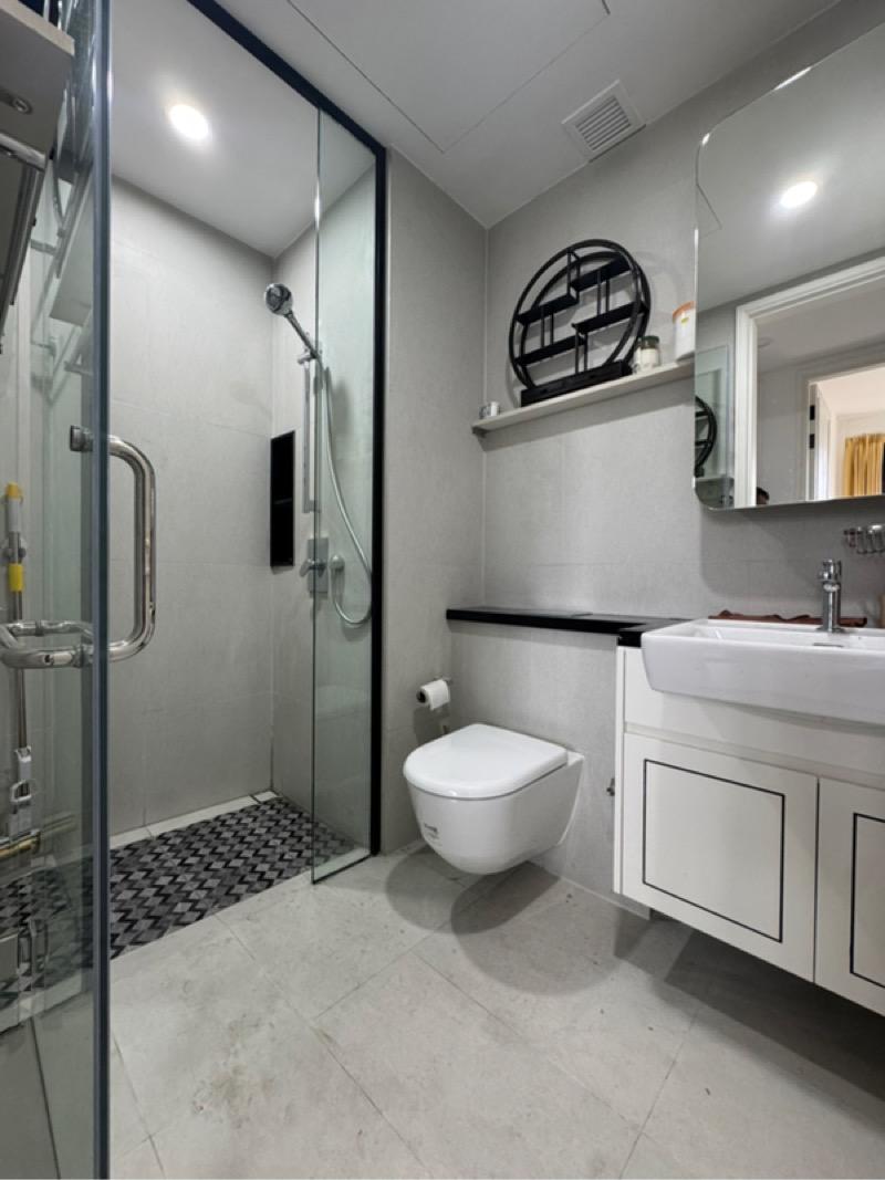 Royal Hallmark Condominium Room Rental, $1,500, 1 Bed 1 Bath 80 sqft $18.75 psf